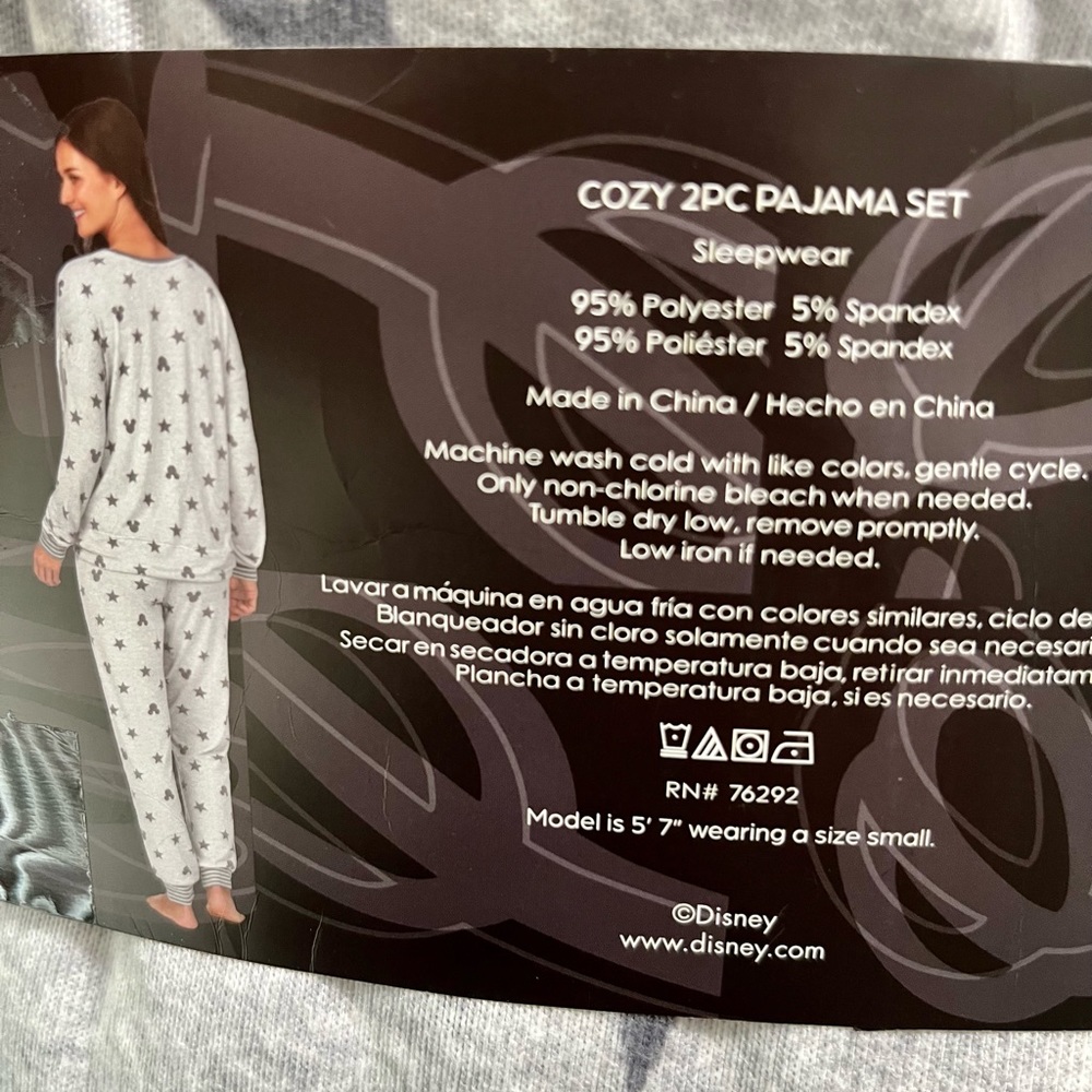 Disney Mickey Mouse Pajamas Women’s  2 piece Set Size Large NEW - Picture 2 of 5